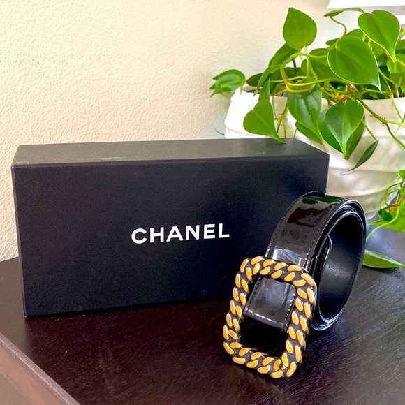 CHANEL Vintage Black Patent Leather Trompe L'oeil Belt - Picture 1 of 8